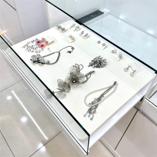 Đế Trưng Bày Trang Sức Cao Cấp Màu Trắng Ngà - Hình ảnh 4