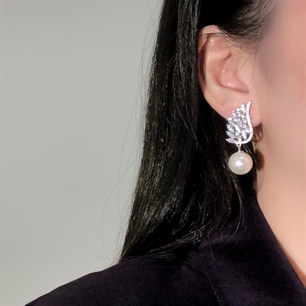 Bông Tai Đá Mix Hạt Trai Phụ Kiện Cưới - đôi cánh ngọc trai - Hình ảnh 3