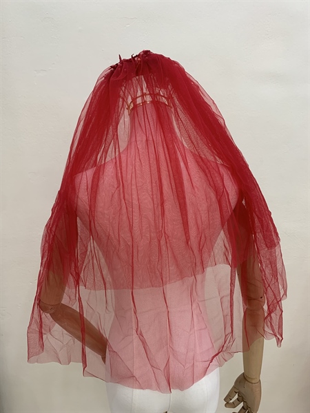 Voan Đỏ 2 Lớp Đính Họa Tiết - Đỏ Hồ Điệp Đính Hạt Trai