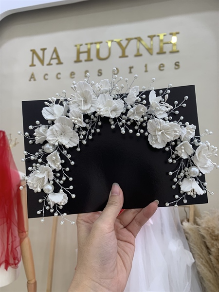 Băng Đô Cô Dâu Cài Hoa Nhẹ Nhàng, Bờm Hoa Cài Tóc - Hoa Sáp Mix Hạt Trai
