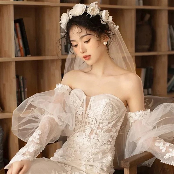 Băng Đô Cô Dâu Cài Hoa Nhẹ Nhàng, Bờm Hoa Cài Tóc - Hoa Trắng Lớn - Hình ảnh 3