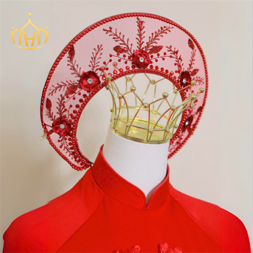 Mấn Khung Kim Loại Áo Dài Cô Dâu Màu Đỏ - Mấn Lưới Viền Ngọc Trai Đính Hoa Mai Màu Đỏ Đô - Hình ảnh 2