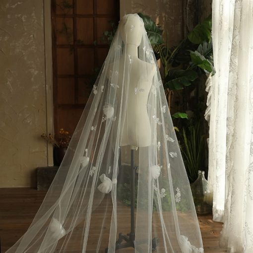 Voan Dài 1 Lớp Có Cài Đính Hoa 3D, Kích Thước 350cm, Voan Cài Tóc Cô Dâu Màu Trắng - Hoa Nhỏ Kim Sa - Hình ảnh 3