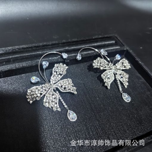 Cài Móc Vành Tai - Hồ Điệp Tua Rua Đá