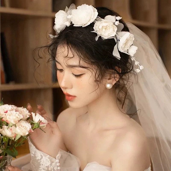 Băng Đô Cô Dâu Cài Hoa Nhẹ Nhàng, Bờm Hoa Cài Tóc - Hoa Trắng Lớn - Hình ảnh 4