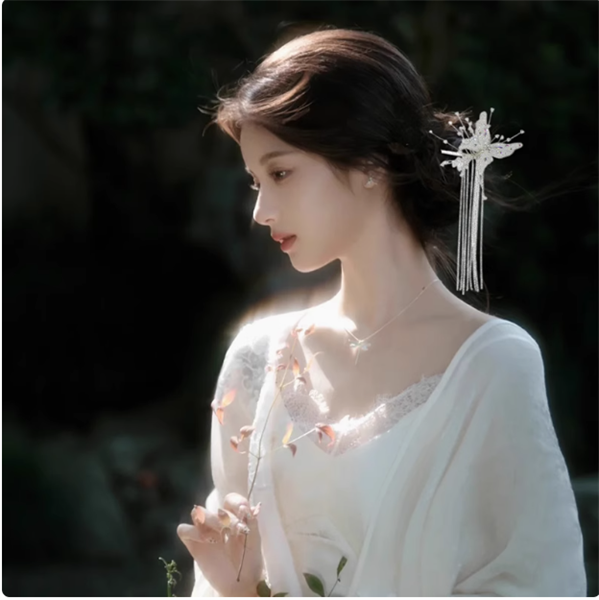 Trâm Hồ Điệp Phale Trắng Tua Rua Đá - - Hình ảnh 4