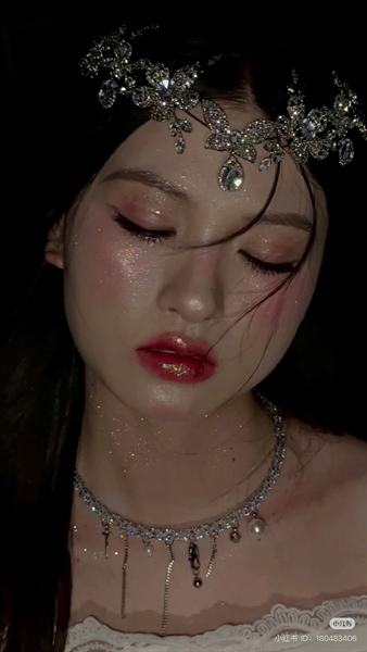 Băng Đô Đá Phụ Kiện Cài Tóc Cô Dâu - Hoa Đá Mix Hồ Điệp - Hình ảnh 2