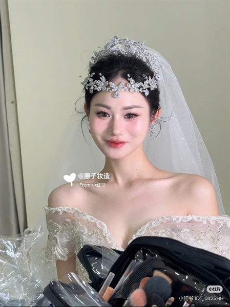 Băng Đô Đá Phụ Kiện Cài Tóc Cô Dâu - Hoa Đá Mix Hồ Điệp - Hình ảnh 4