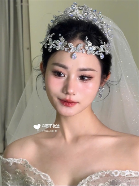 Băng Đô Đá Phụ Kiện Cài Tóc Cô Dâu - Hoa Đá Mix Hồ Điệp - Hình ảnh 3