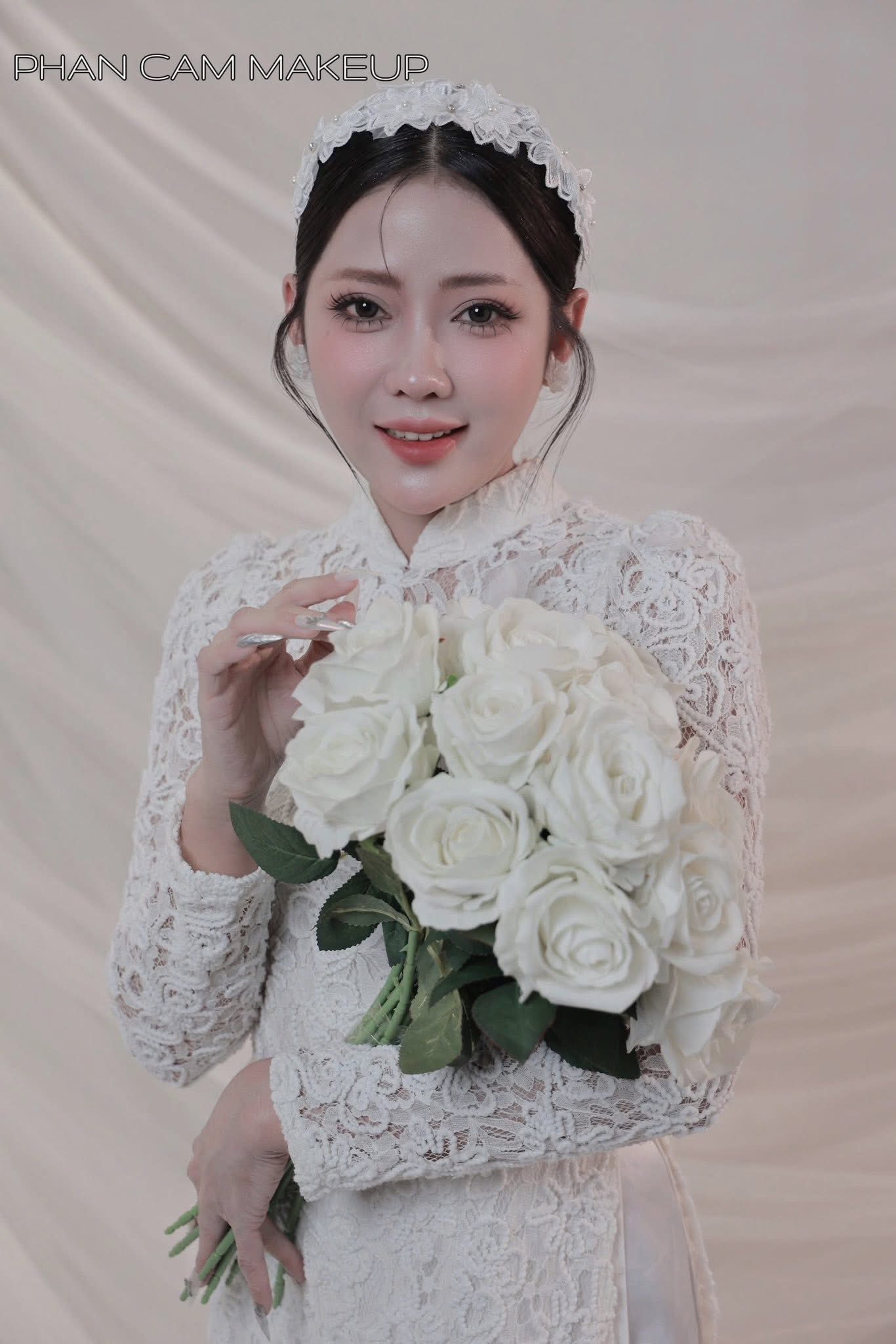 Băng Đô Cô Dâu Cài Hoa Nhẹ Nhàng, Bờm Hoa Cài Tóc - Hoa Trắng Ren 2 Tầng - Hình ảnh 6