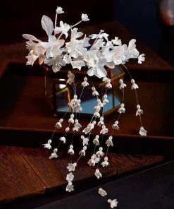 Cài Hoa Nhí Tua Rua - Trắng Kem