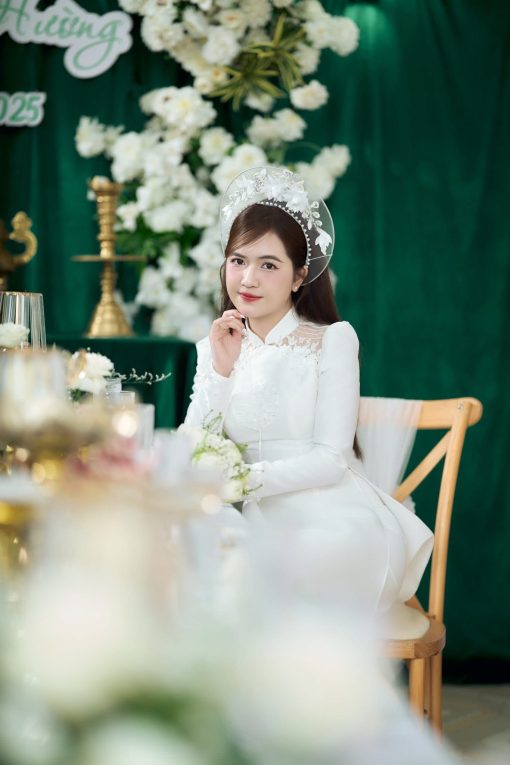 Mấn Khung Kim Loại Áo Dài Cô Dâu Màu Trắng - Mấn Trắng Lưới Viền Ngọc Trai Đính Hoa - Hình ảnh 2