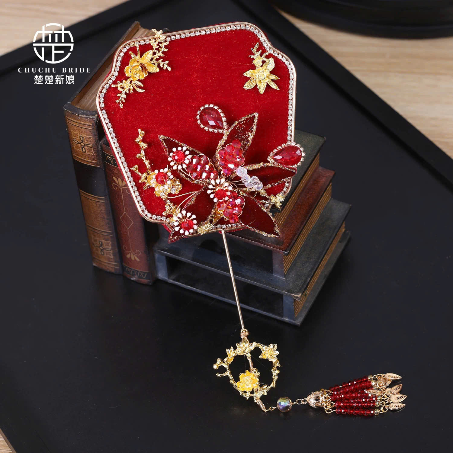 Quạt Cầm Tay Đỏ Đính Hoa Đá