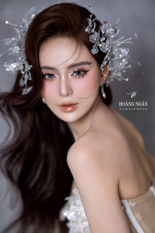 Set Ốp Đá Phale - Hoa 3 Cánh Phale Đính Đá Mix Lông Vũ - Hình ảnh 3