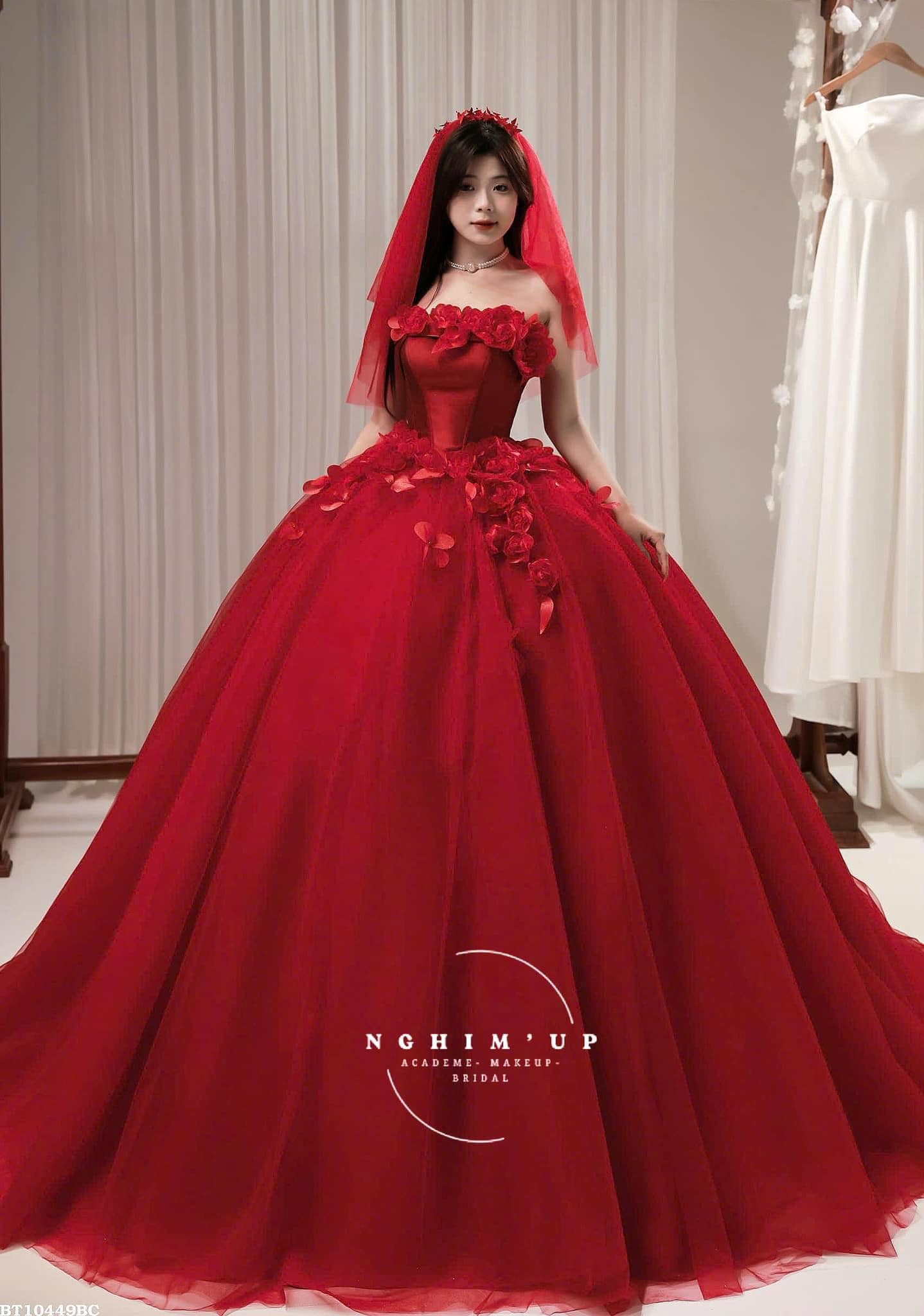 Voan Đỏ 2 Lớp Đính Họa Tiết - Đỏ Hồ Điệp Đính Hạt Trai - Hình ảnh 4