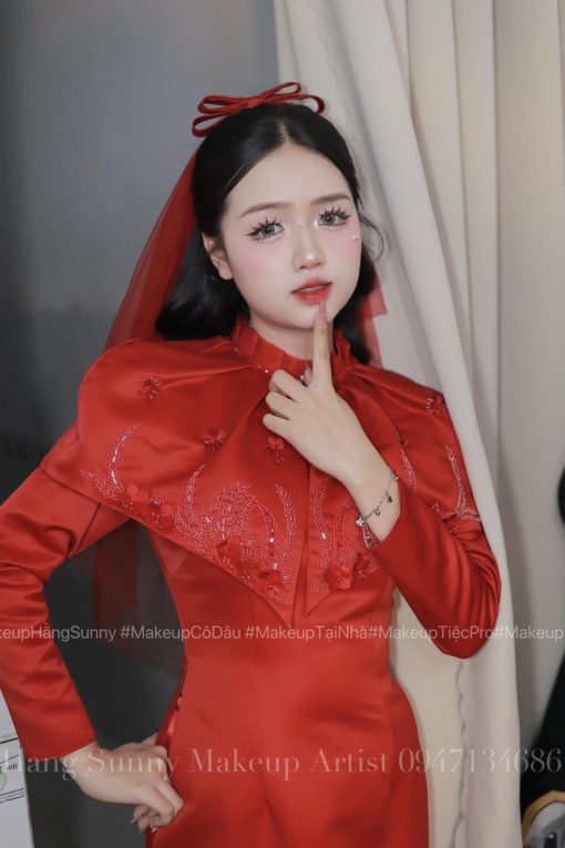 Voan Đỏ Kết Nơ Đỏ - - Hình ảnh 5
