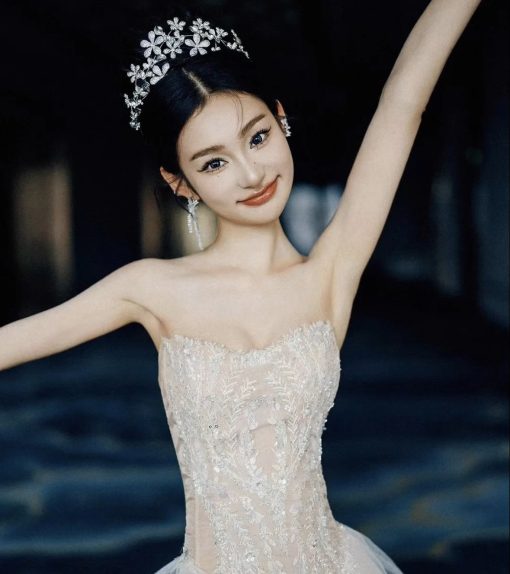 Vương Miện Hoa Đá Kèm Bông Tai Hoa - Hình ảnh 12