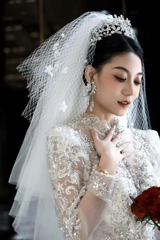 Vương Miện Hoa Đá Kèm Bông Tai Hoa - Hình ảnh 5