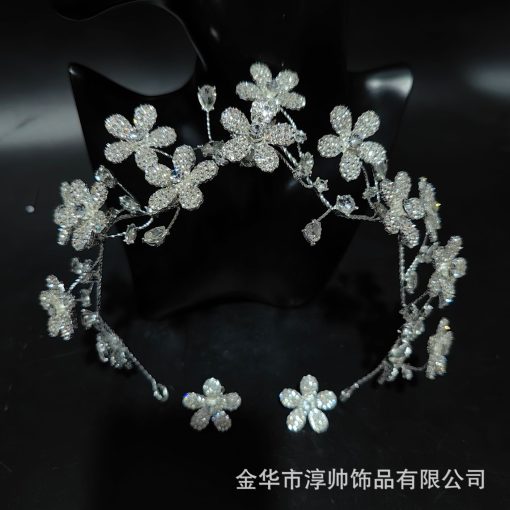 Vương Miện Hoa Đá Kèm Bông Tai Hoa - Hình ảnh 7