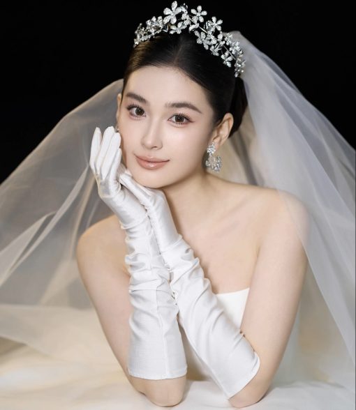Vương Miện Hoa Đá Kèm Bông Tai Hoa - Hình ảnh 10