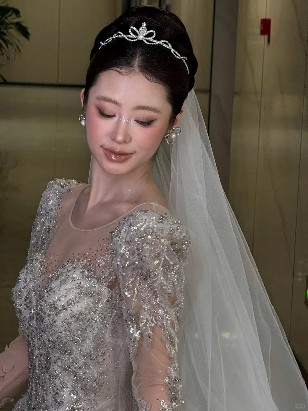 Vương Miện Nơ Thấp - Nơ Đính Đá Zircon Và Ngọc Trai Kèm Bông Tai - Hình ảnh 6