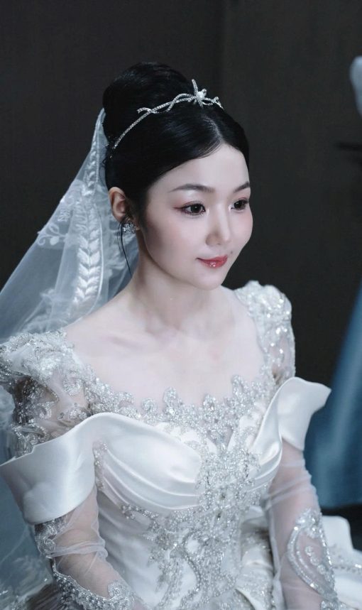 Vương Miện Nơ Thấp - Nơ Nghiêng Đính Ngọc Trai Kèm Bông Tai - Hình ảnh 7