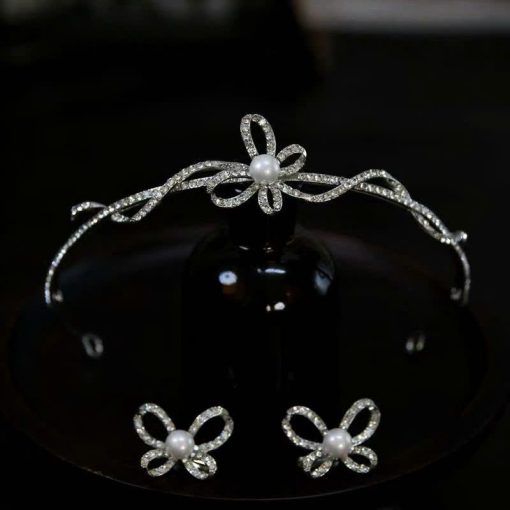Vương Miện Nơ Thấp - Nơ Nghiêng Đính Ngọc Trai Kèm Bông Tai