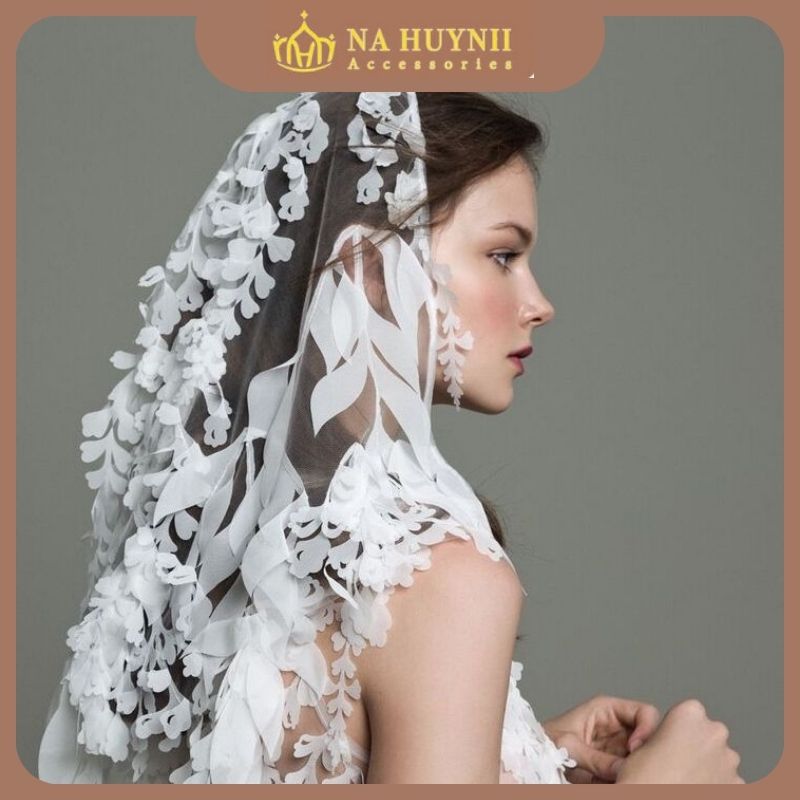 Bí quyết phối trang phục cưới, kiểu tóc, chất liệu cùng lúp cô dâu