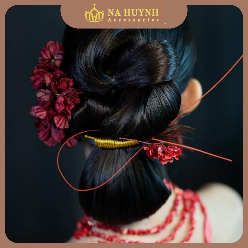Lựa chọn kiểu tóc cùng trâm cài tinh tế
