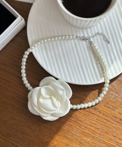 Choker Ngọc Trai Đính Hoa Trà - 1 Dây Ngọc Trai