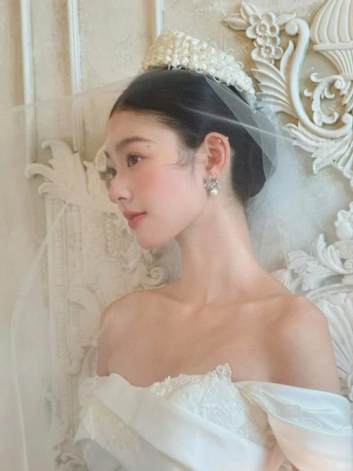 Vương Miện Hoa Linh Lan Kèm Voan 1 Lớp Viền Ngọc Trai - Hình ảnh 4