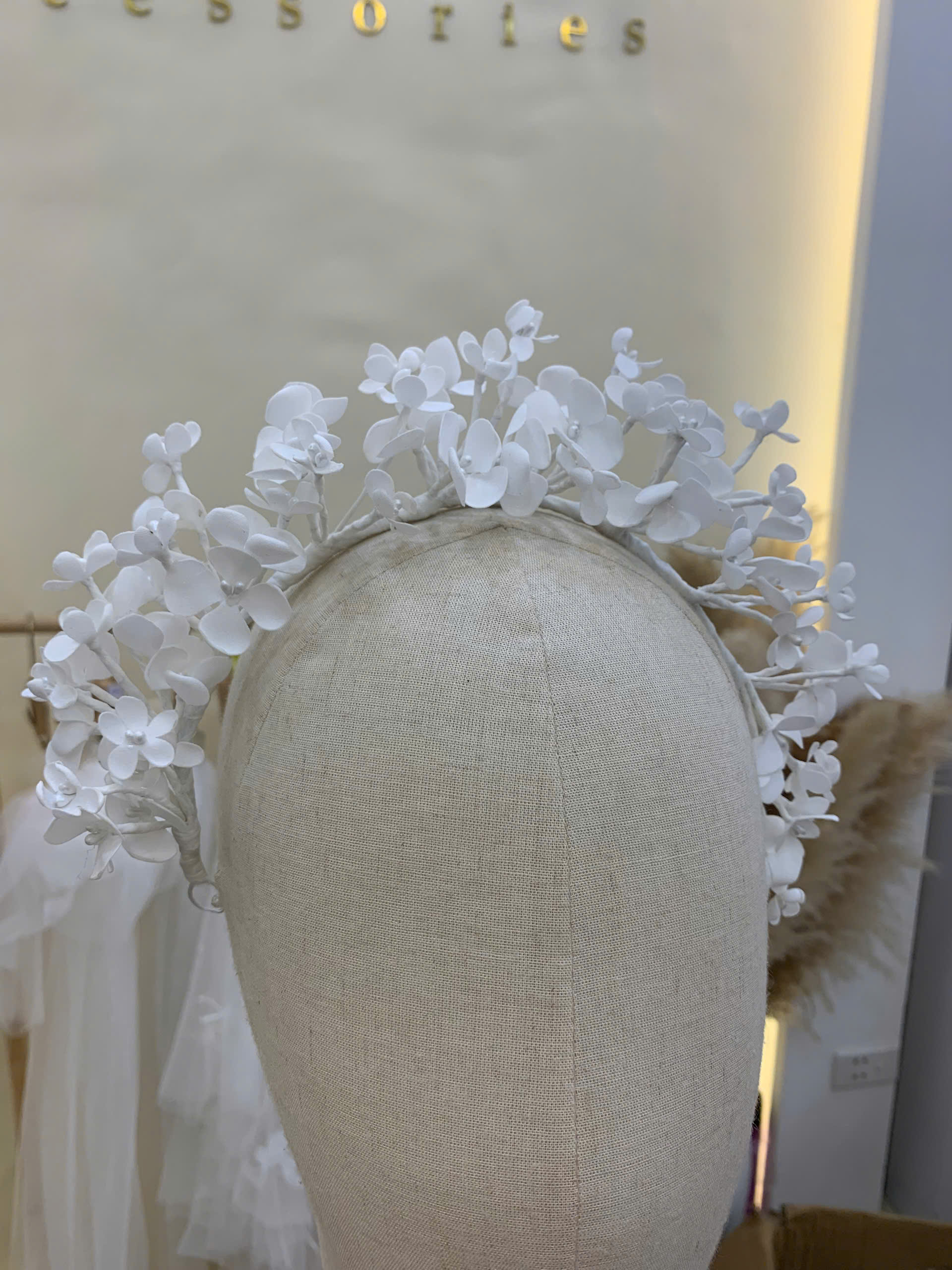 Băng Đô Hoa Nhí Trắng Mix Lá Trắng - Hình ảnh 2