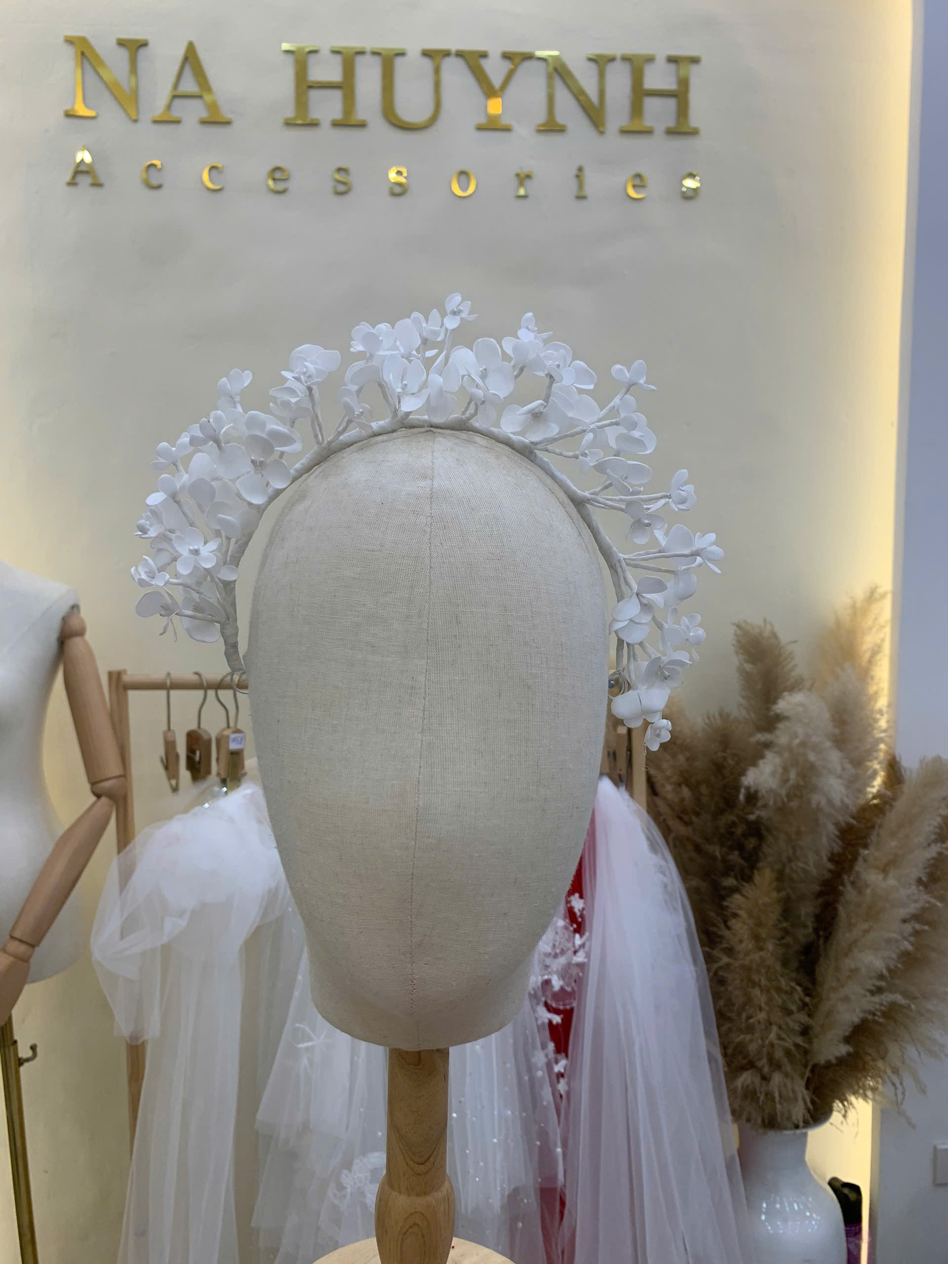 Băng Đô Hoa Nhí Trắng Mix Lá Trắng