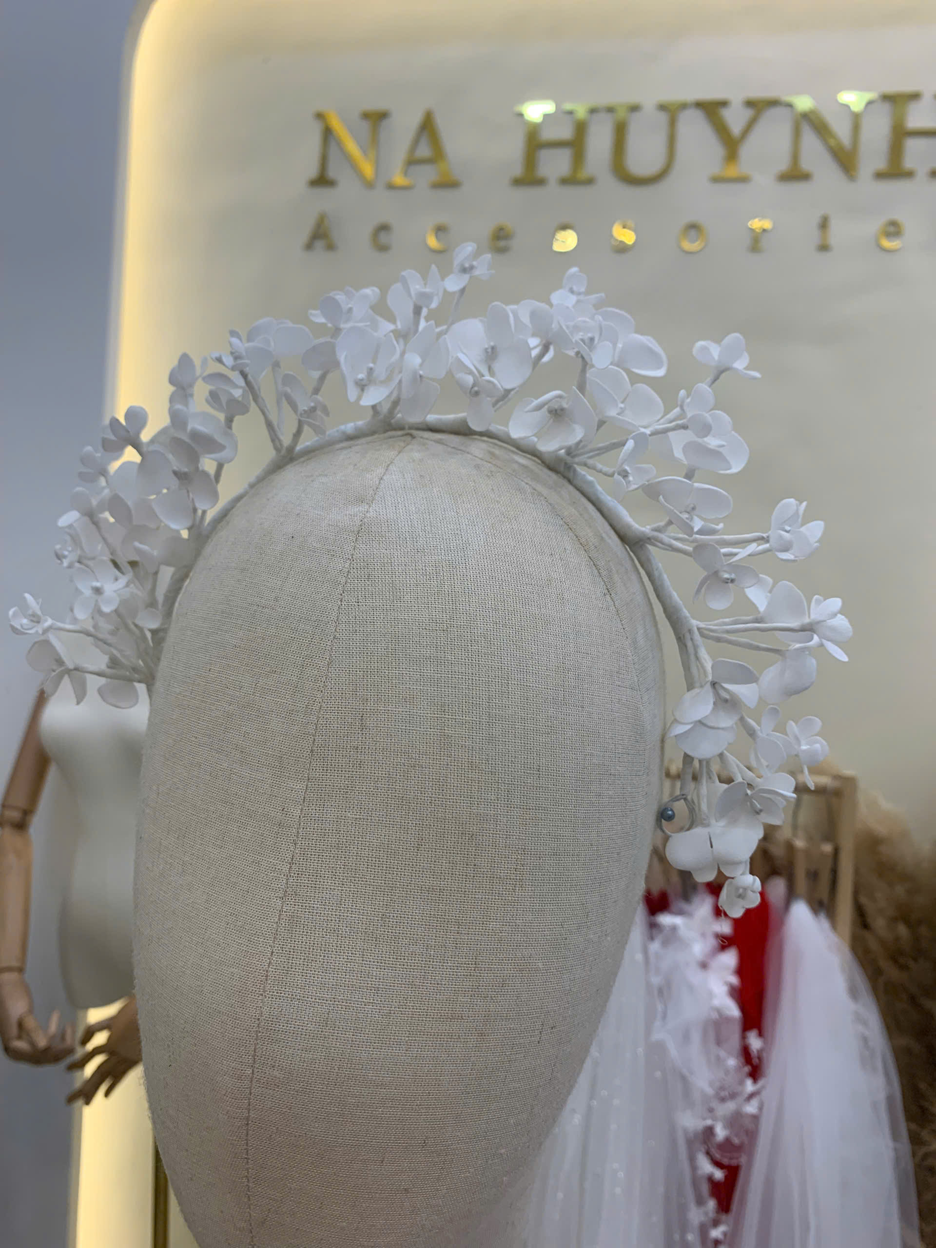 Băng Đô Hoa Nhí Trắng Mix Lá Trắng - Hình ảnh 4